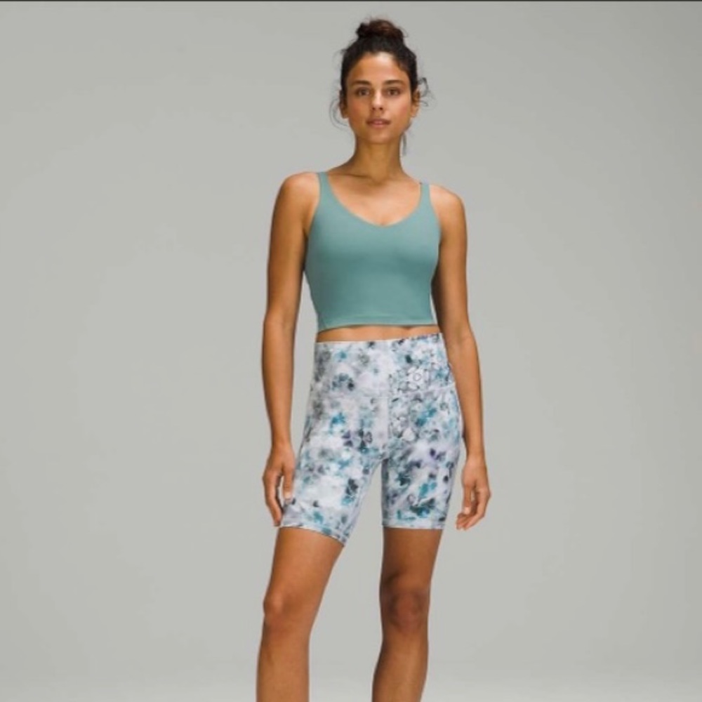 Align HR 8” short Lululemon size 4